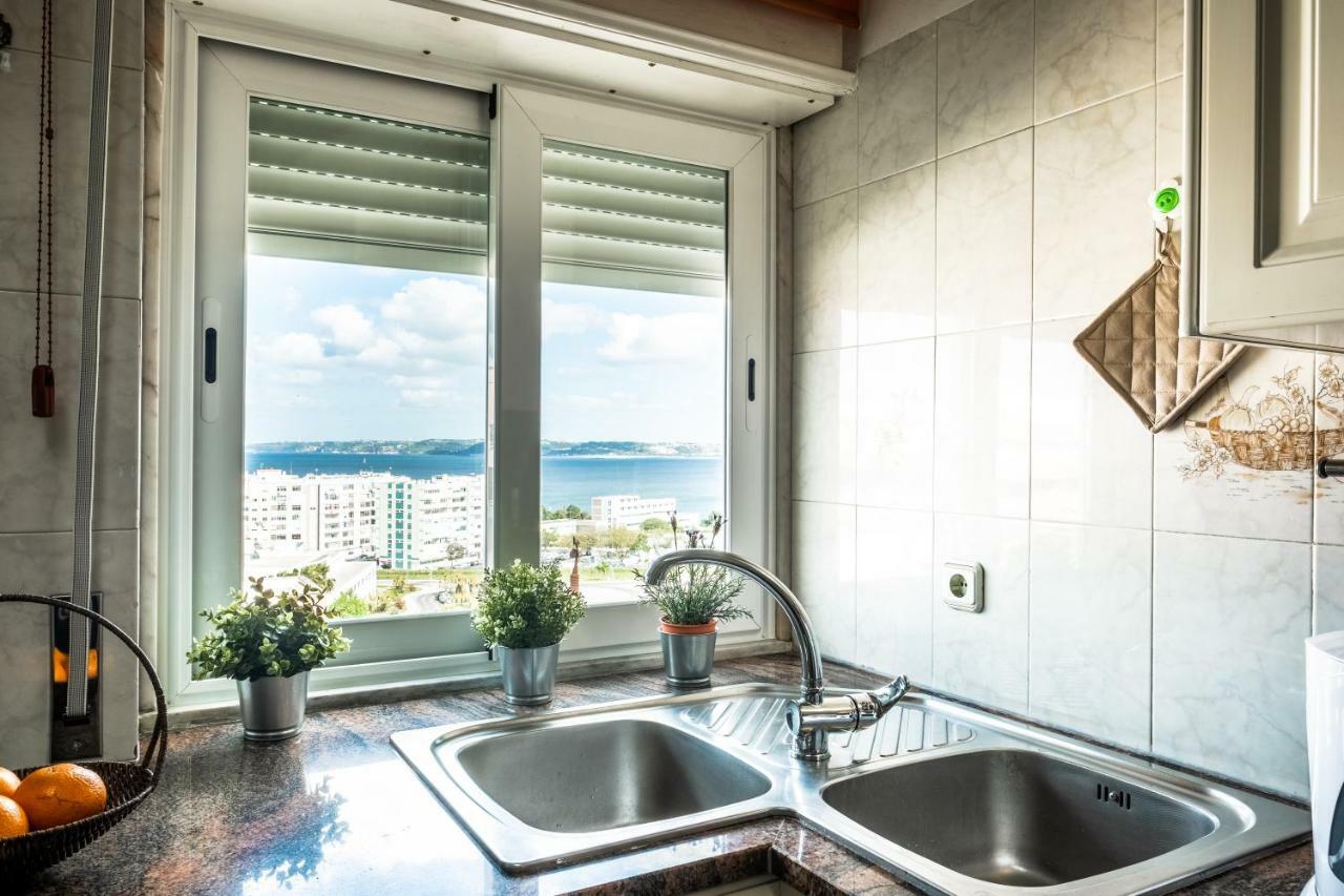 Window To The Sea Apartment Oeiras Ngoại thất bức ảnh